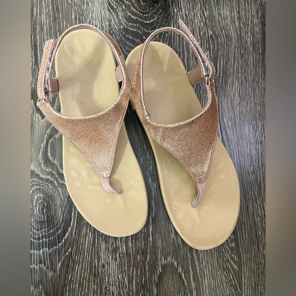 Sandals purchased off amazon. Women Size 11 pink glitter